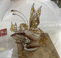 Peinture sur verre grisaille et jaune argent